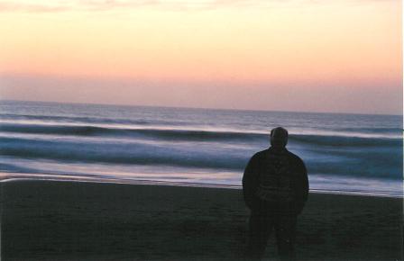 darkbeach.jpg (46213 bytes)