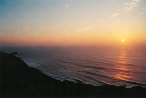 sunset.jpg (39697 bytes)